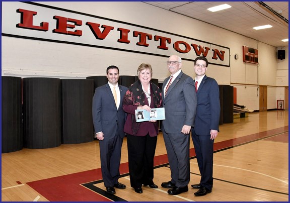 LEGISLATOR FERRETTI ATTENDS LEVITTOWN ANNUAL COMMUNITY RECOGNITION DINNER.jpg